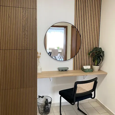 Apartment Art - Tirol With Balcony & Free Parking *