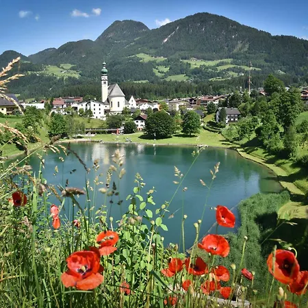 Art Tirol - Naehe Alpbachtal - Mit Balkon & Bergblick