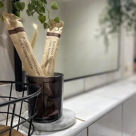 Art - Tirol With Balcony & Free Parking 아파트