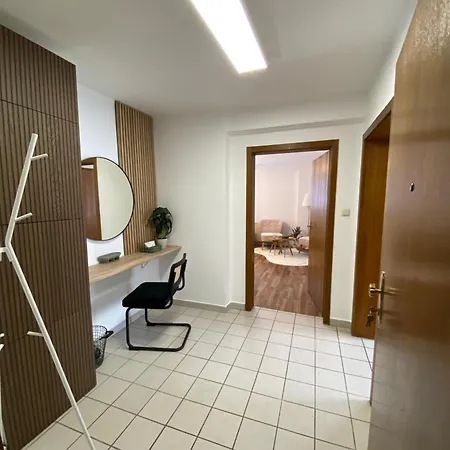 Art - Tirol With Balcony & Free Parking *